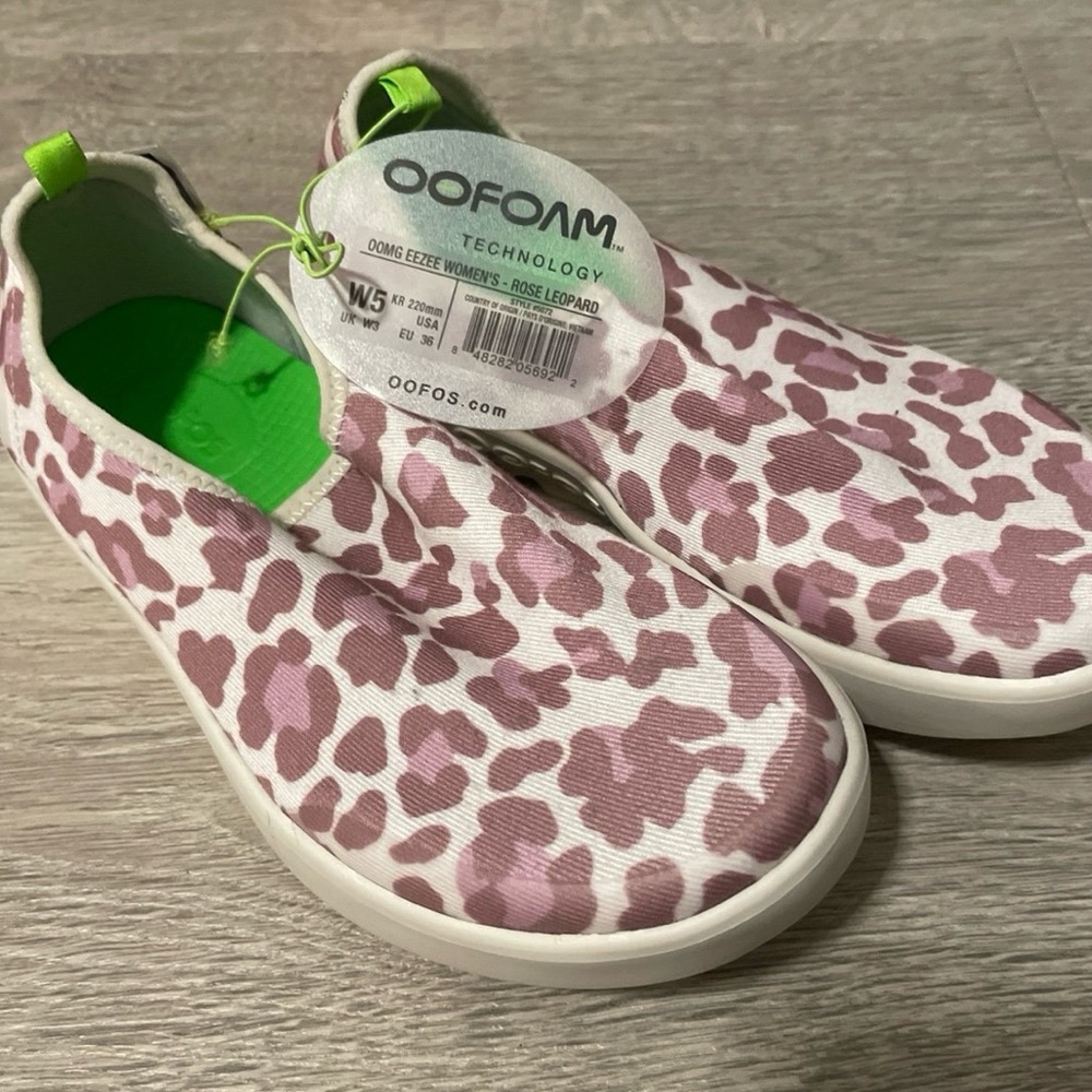 Oofos Oomg Eezee Low Womens Size 5 Shoes Rose Leopard Slip On Recovery NEW